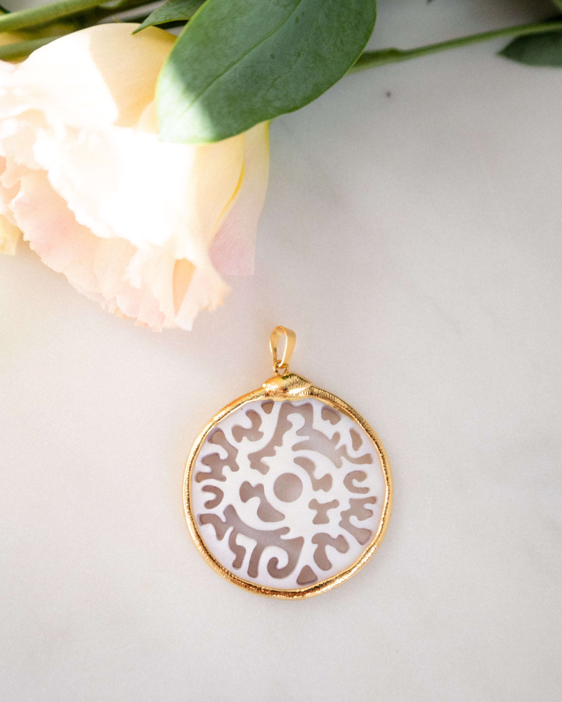 pandant din sidef de scoica love and stars jewels