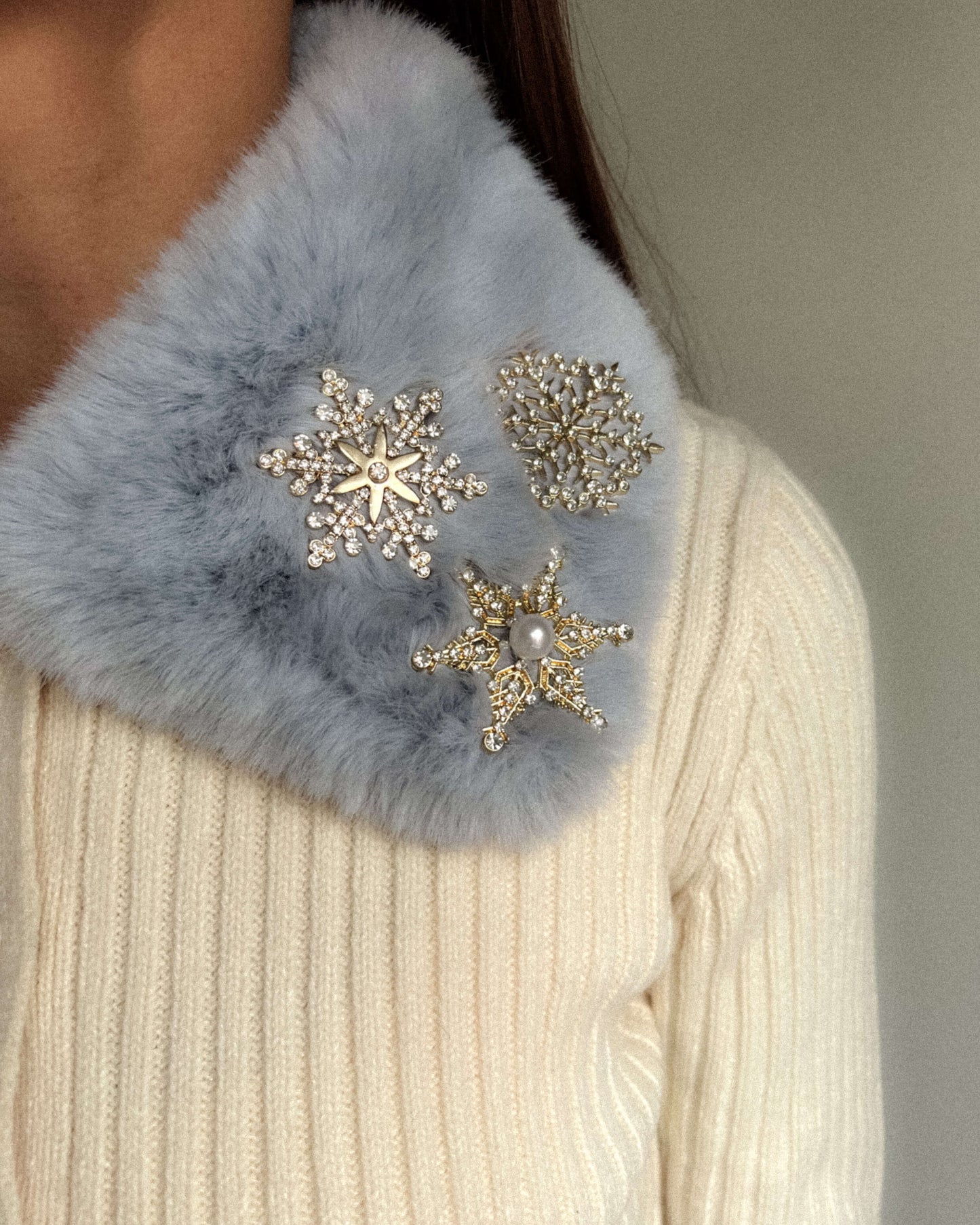 Broșă fulg de zăpadă cadou Crăciun 2023 Love and Stars Jewels