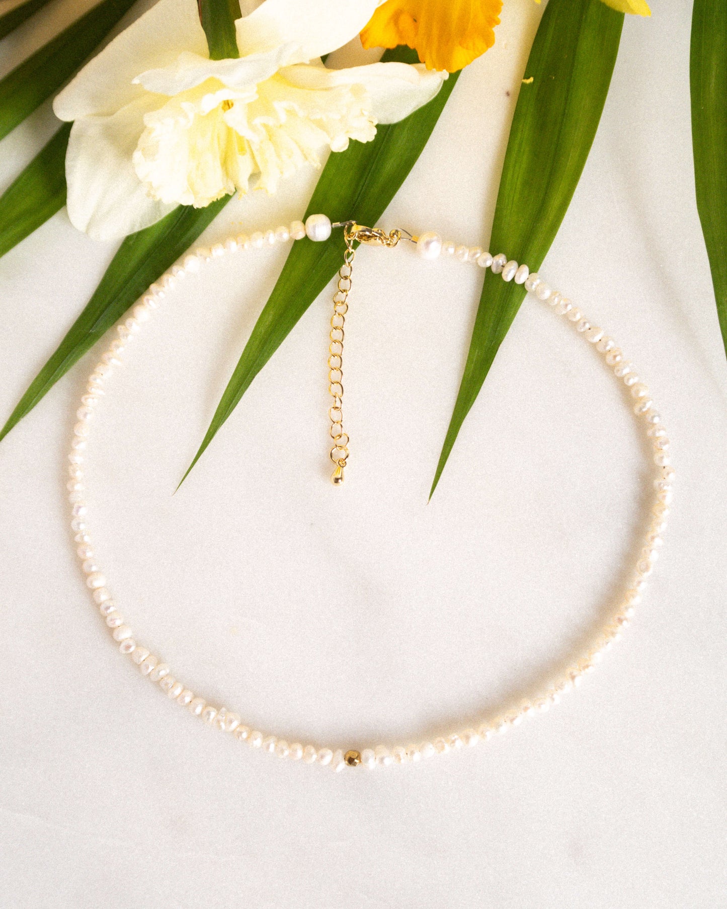 Colier la baza gâtului din perle naturale mici Love and Stars Jewels