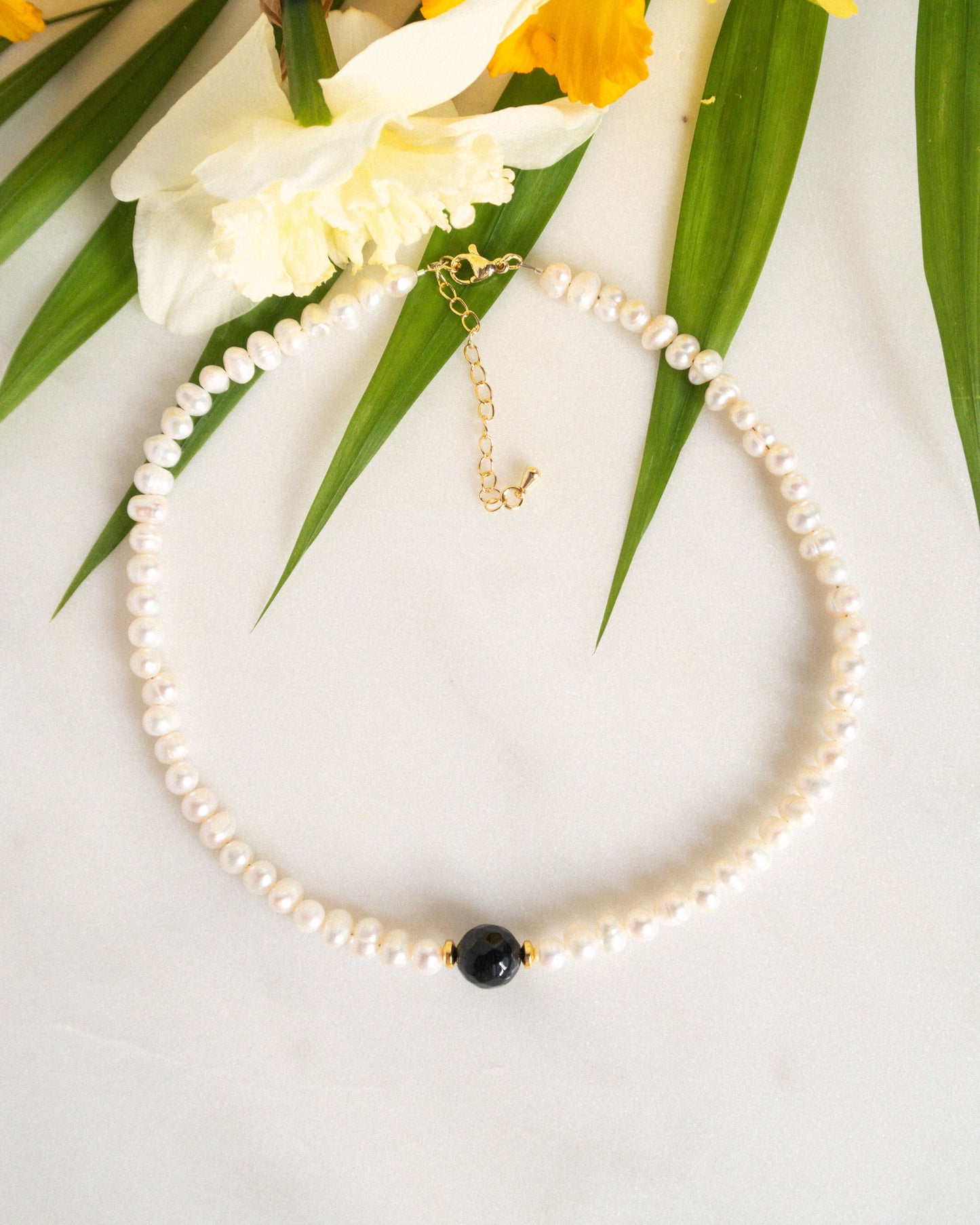 Colier la baza gatului din perle naturale si onix Love and Stars Jewels