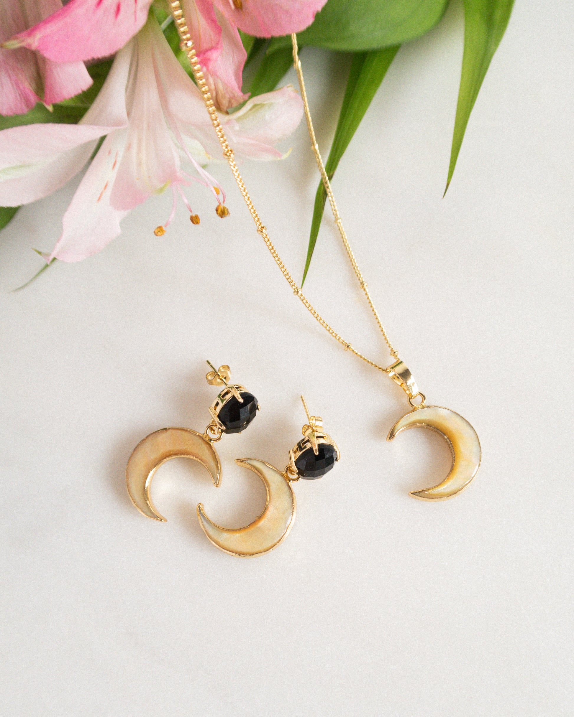 cercei foarte usori semiluna sidef obsidian cadou pentru sotie love and stars jewels