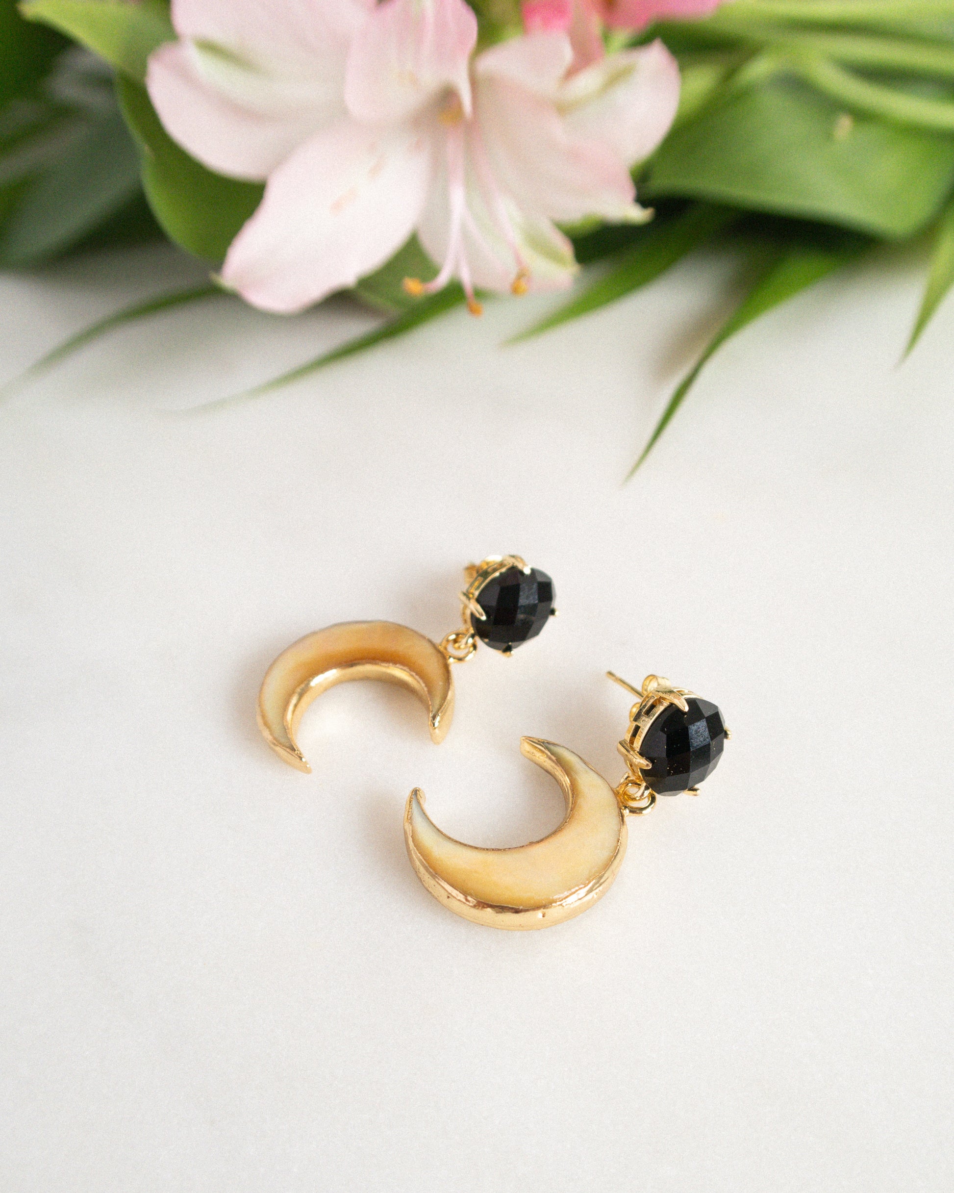 cercei foarte usori semiluna sidef obsidian cadou pentru sotie love and stars jewels