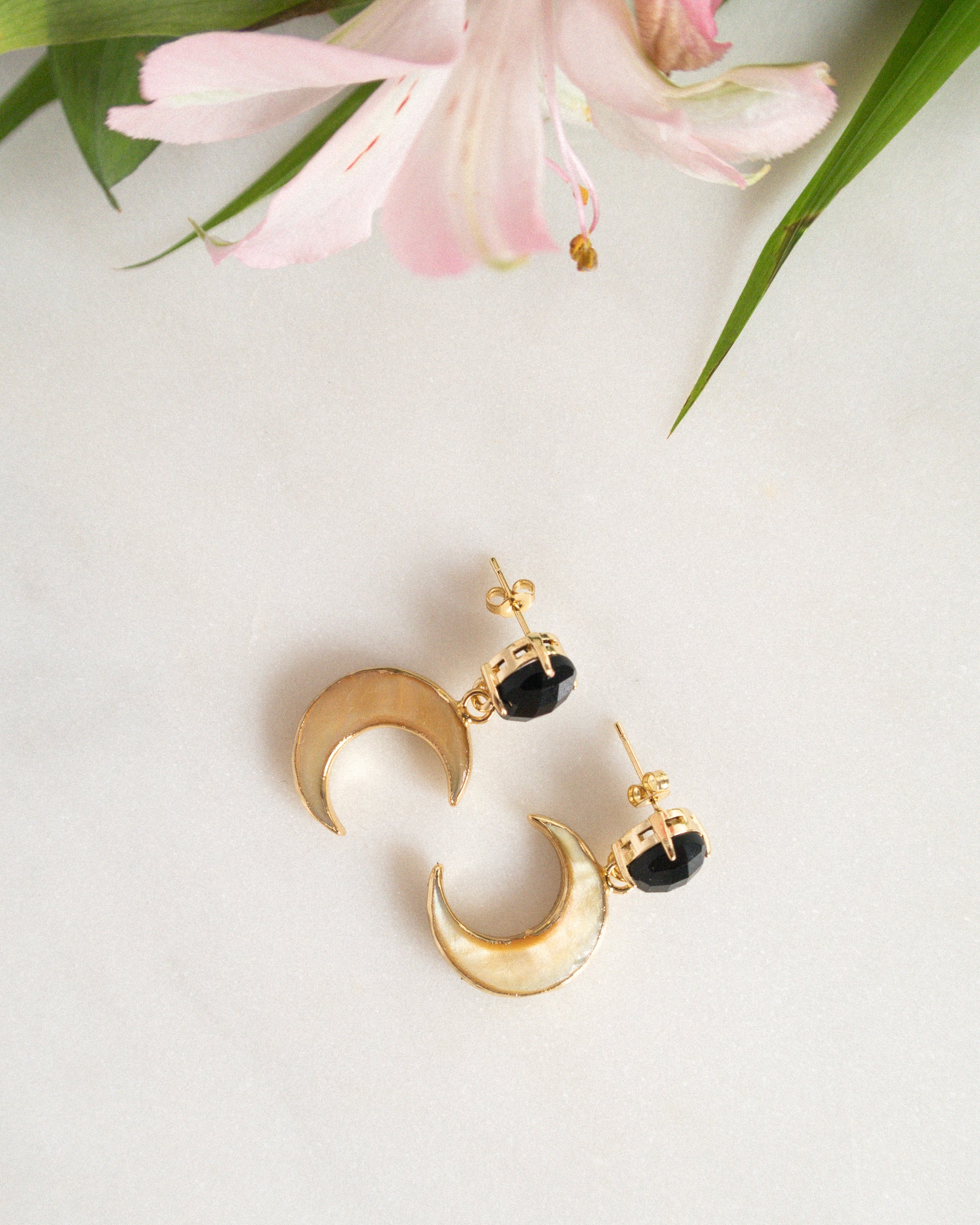 cercei foarte usori semiluna sidef obsidian cadou pentru sotie love and stars jewels