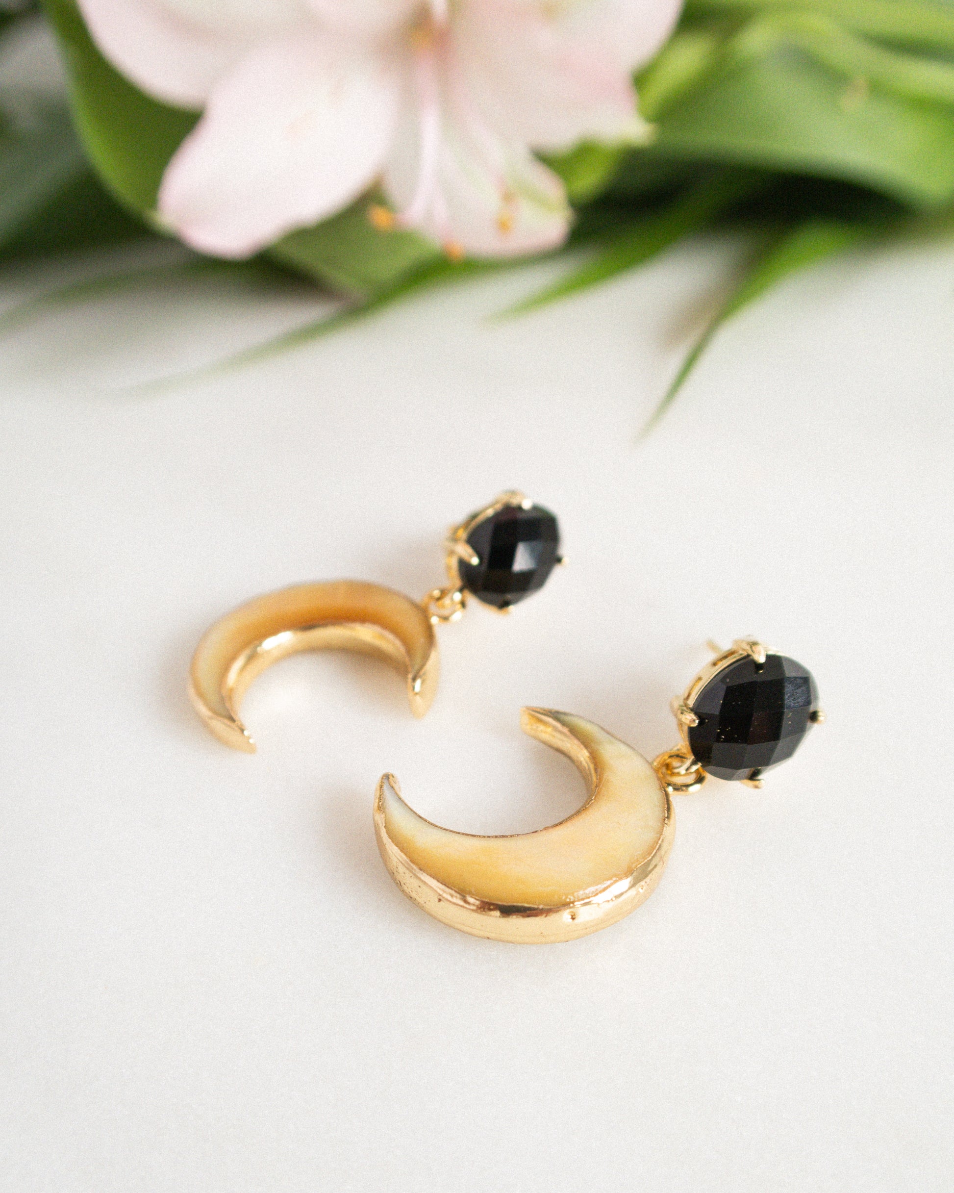 cercei foarte usori semiluna sidef obsidian cadou pentru sotie love and stars jewels