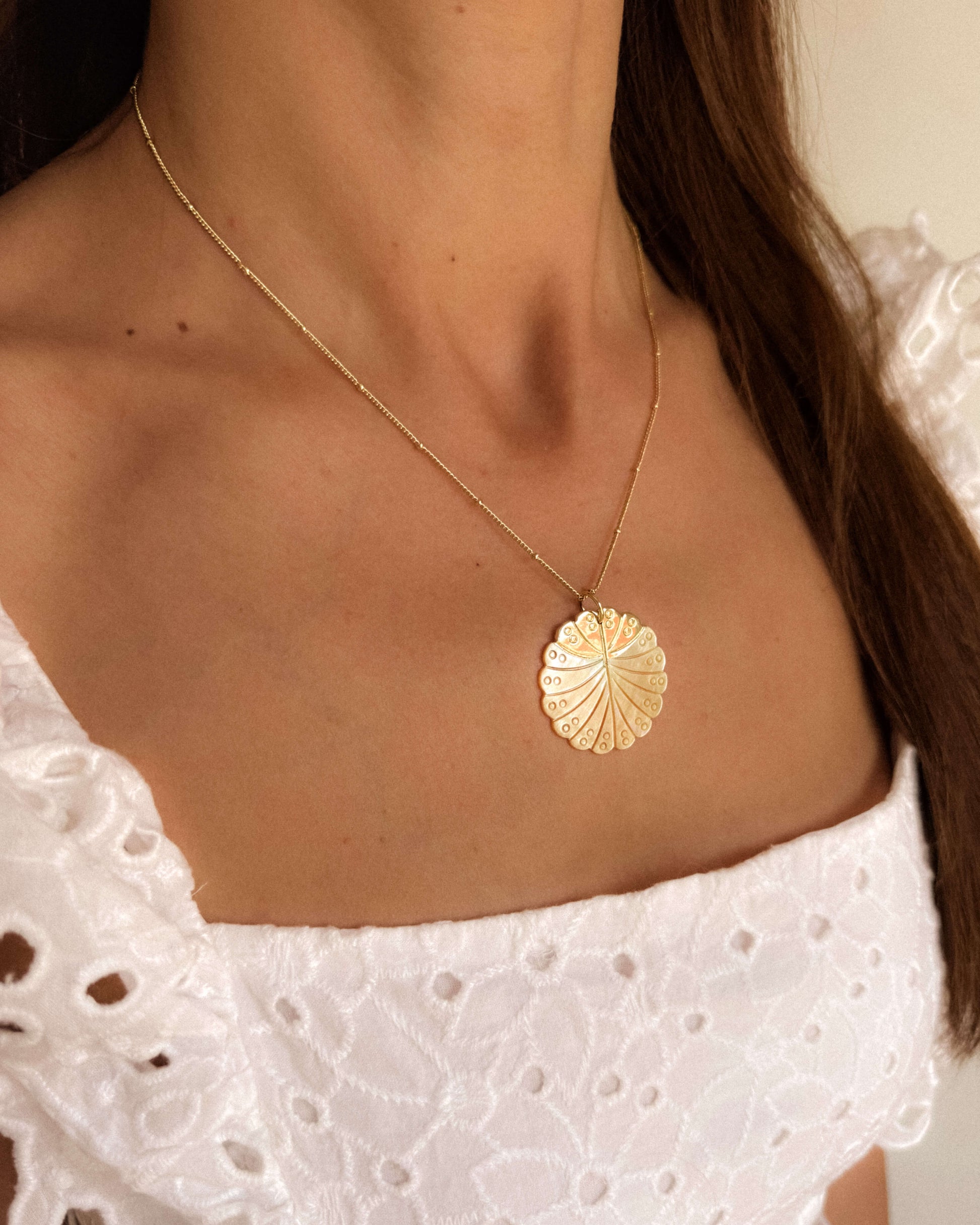 colier frumos floare din sidef de scoica love and stars jewels