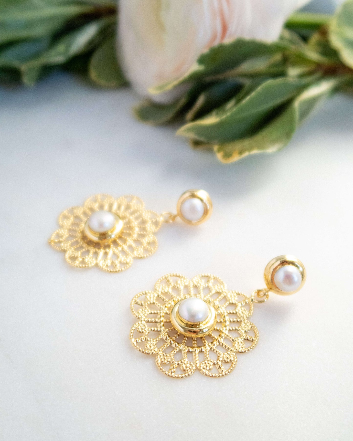Cercei foarte usori perle naturale flori cadou pentru sotie love and stars jewels