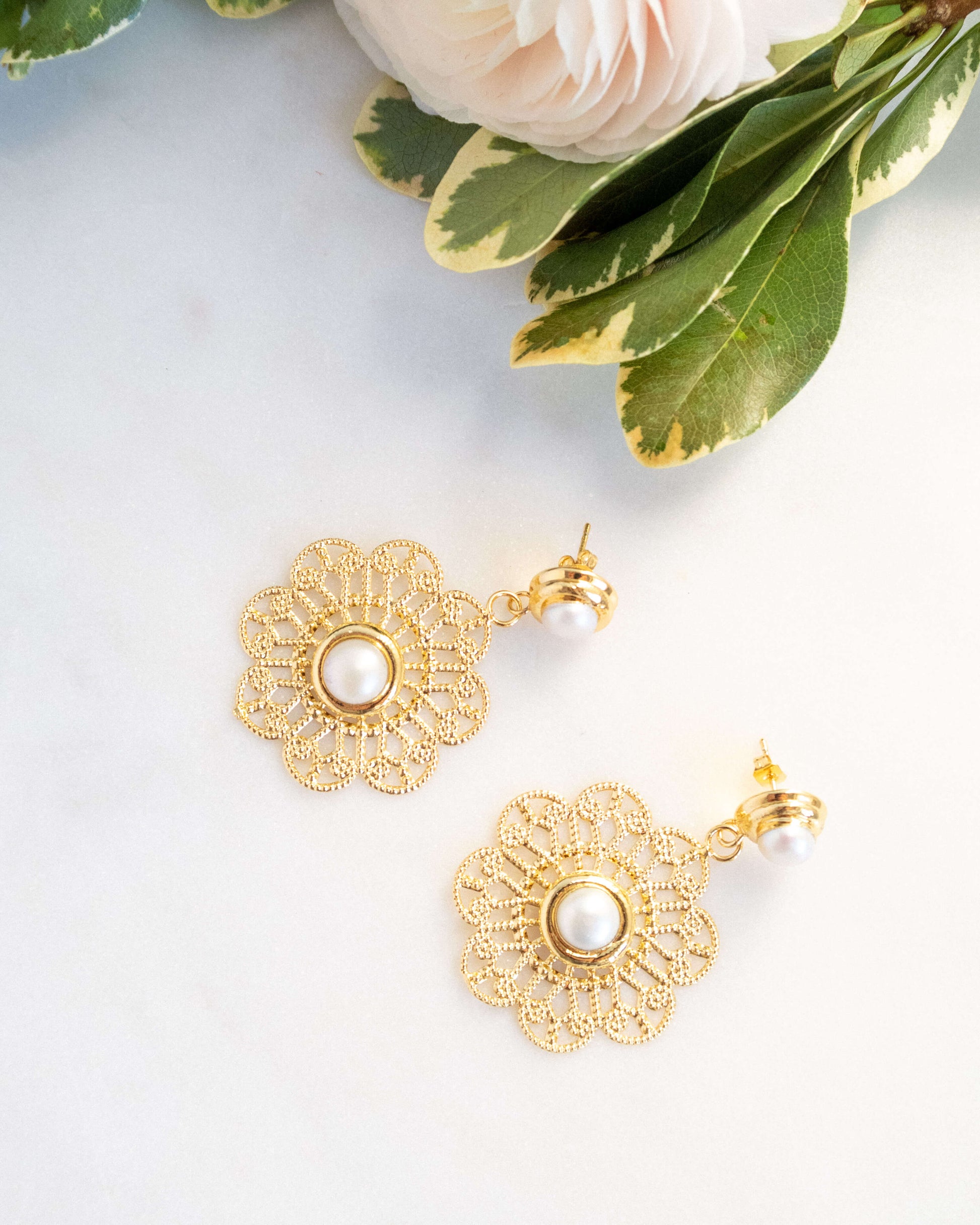 Cercei foarte usori perle naturale flori cadou pentru sotie love and stars jewels