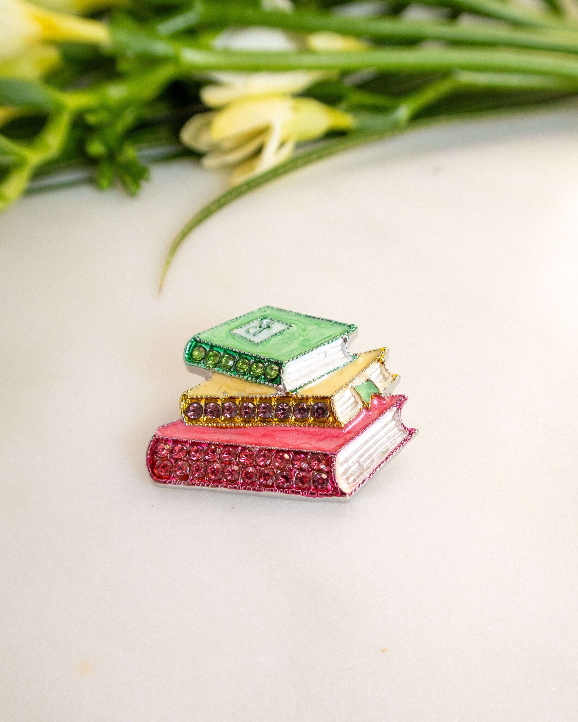 Broșă cărți cadou de martisor love and stars jewels