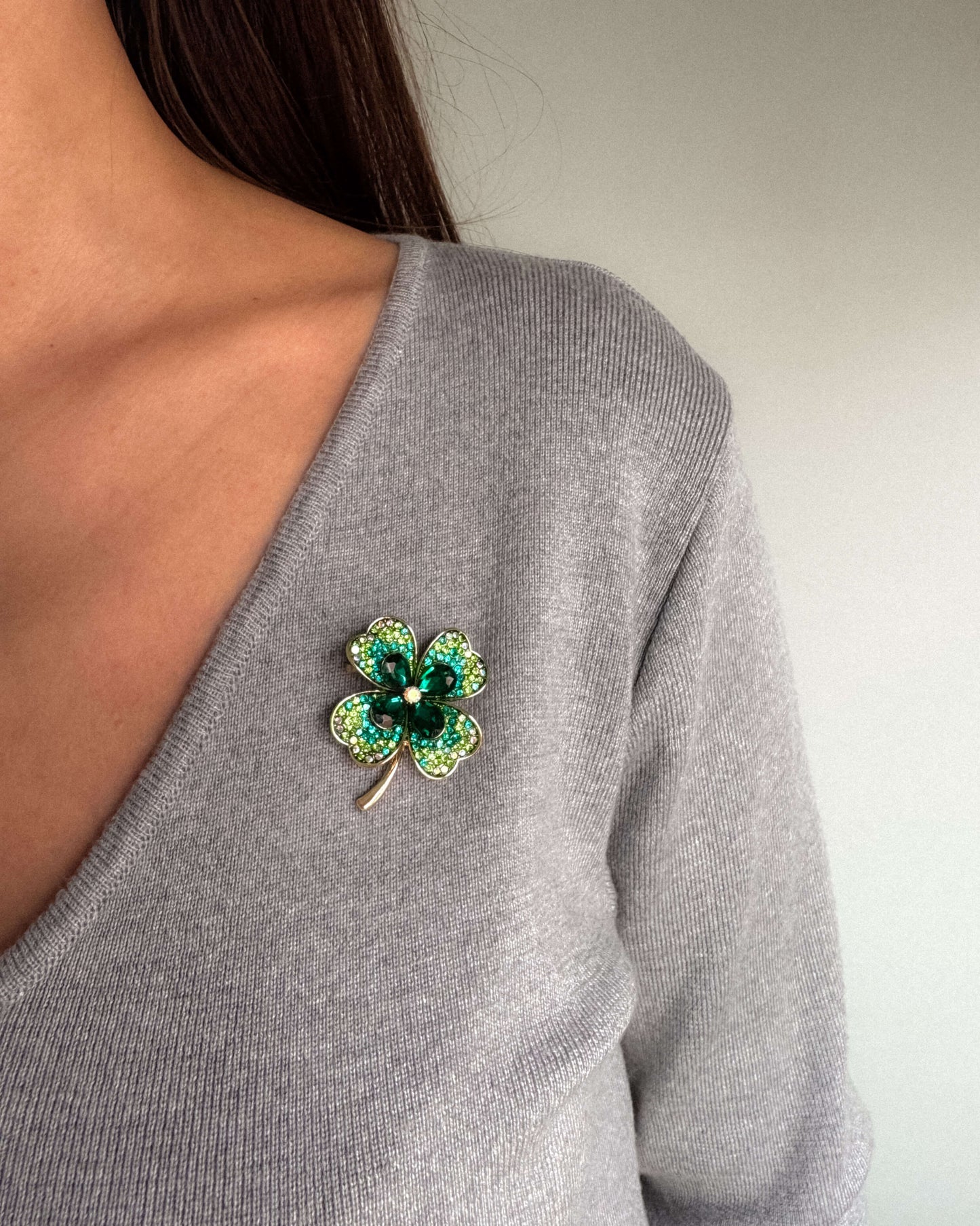 Broșă trifoi cadou de martisor love and stars jewels