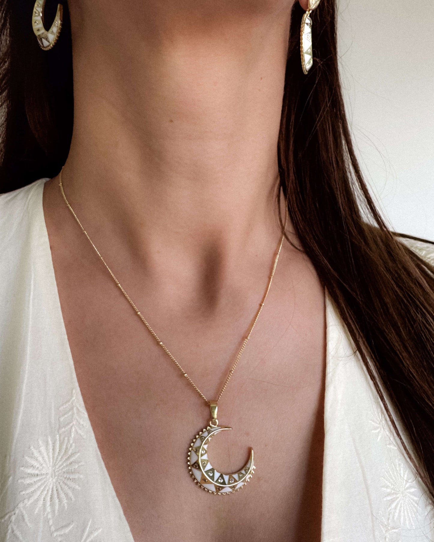 Colier cu pandant semilună emailată cu zirconii love and stars jewels