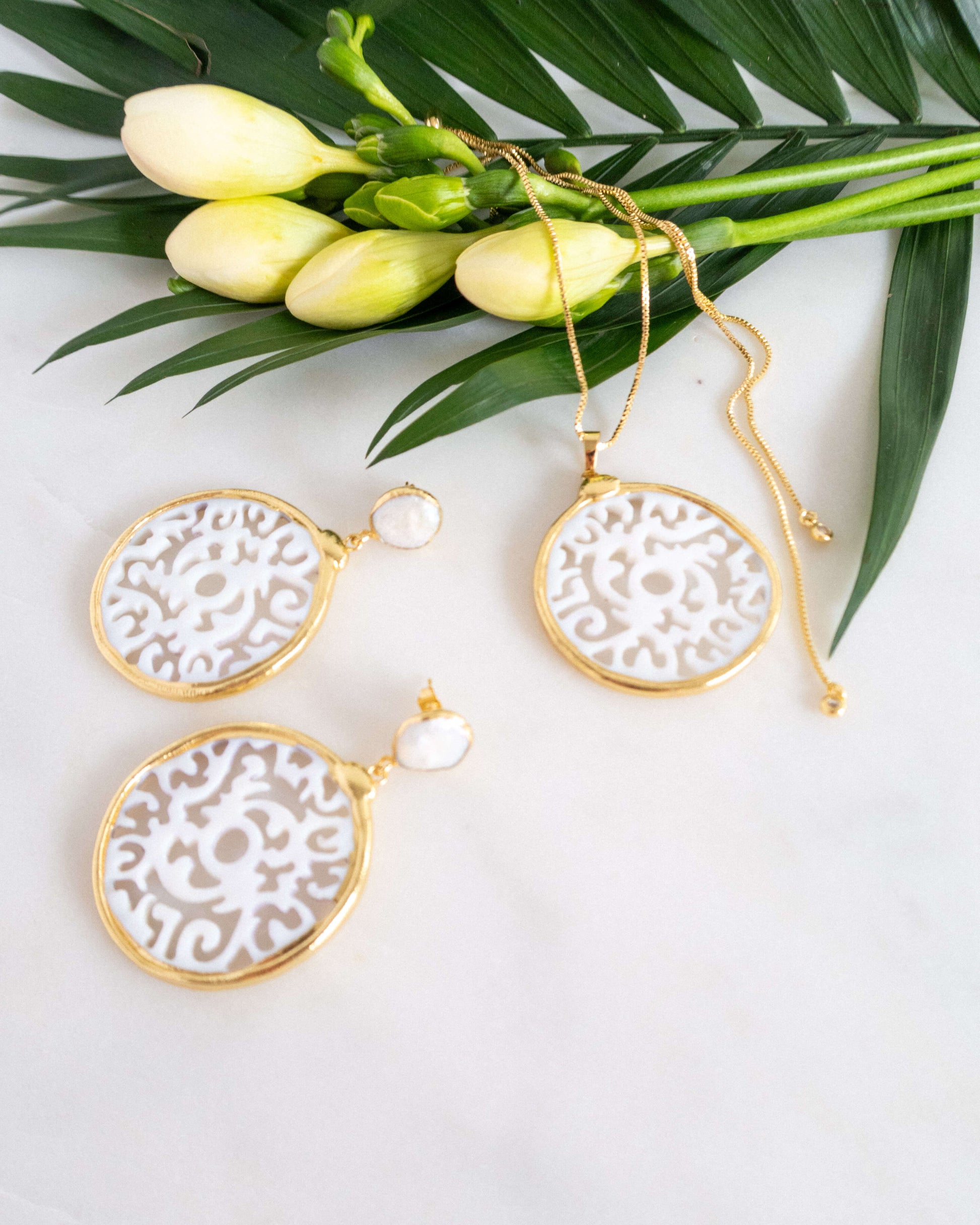 cercei dantela sidef de scoica perla naturala cercei frumosi love and stars jewels