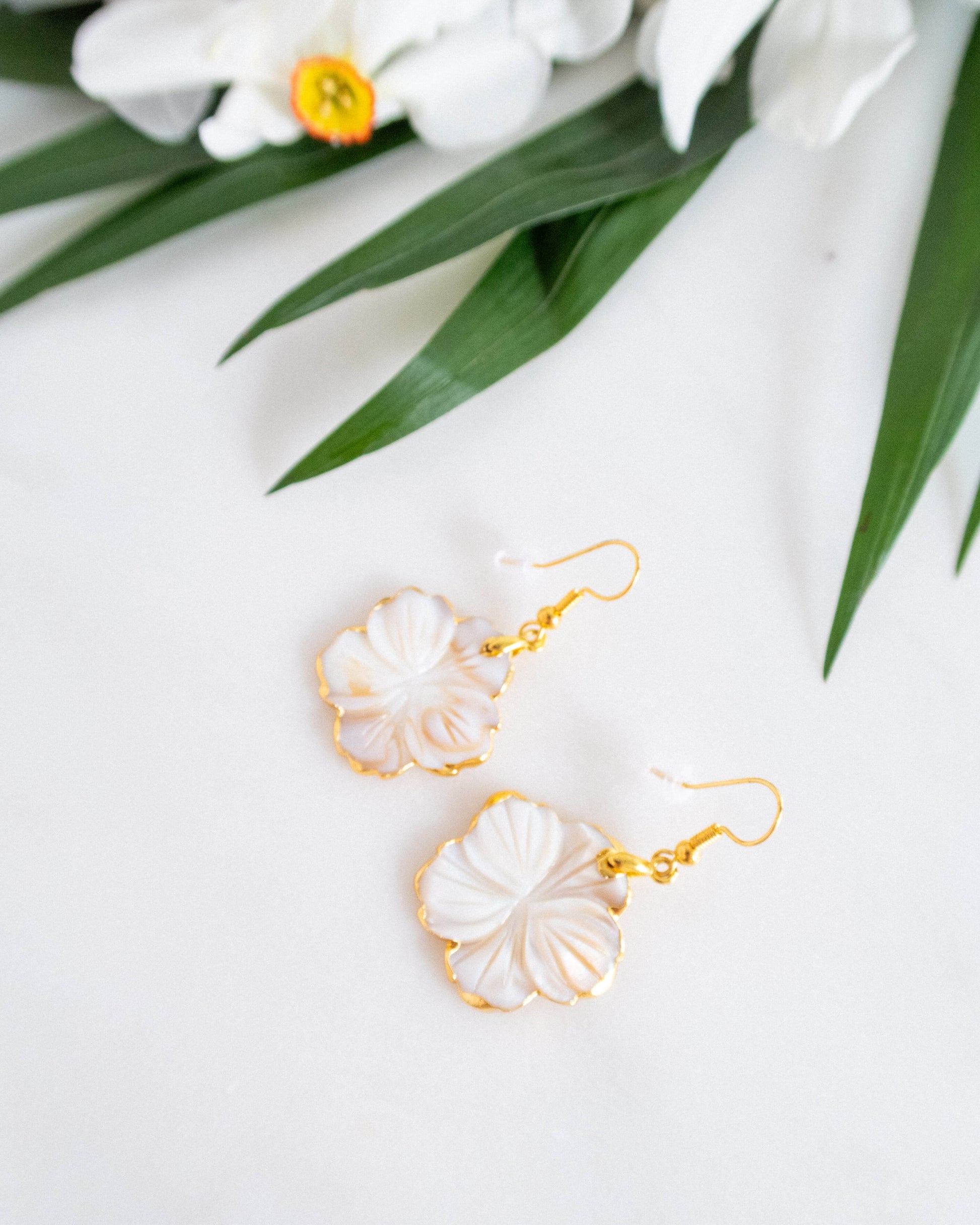 Cercei foarte ușori cu floare din sidef de scoică cadou pentru iubita love and stars jewels