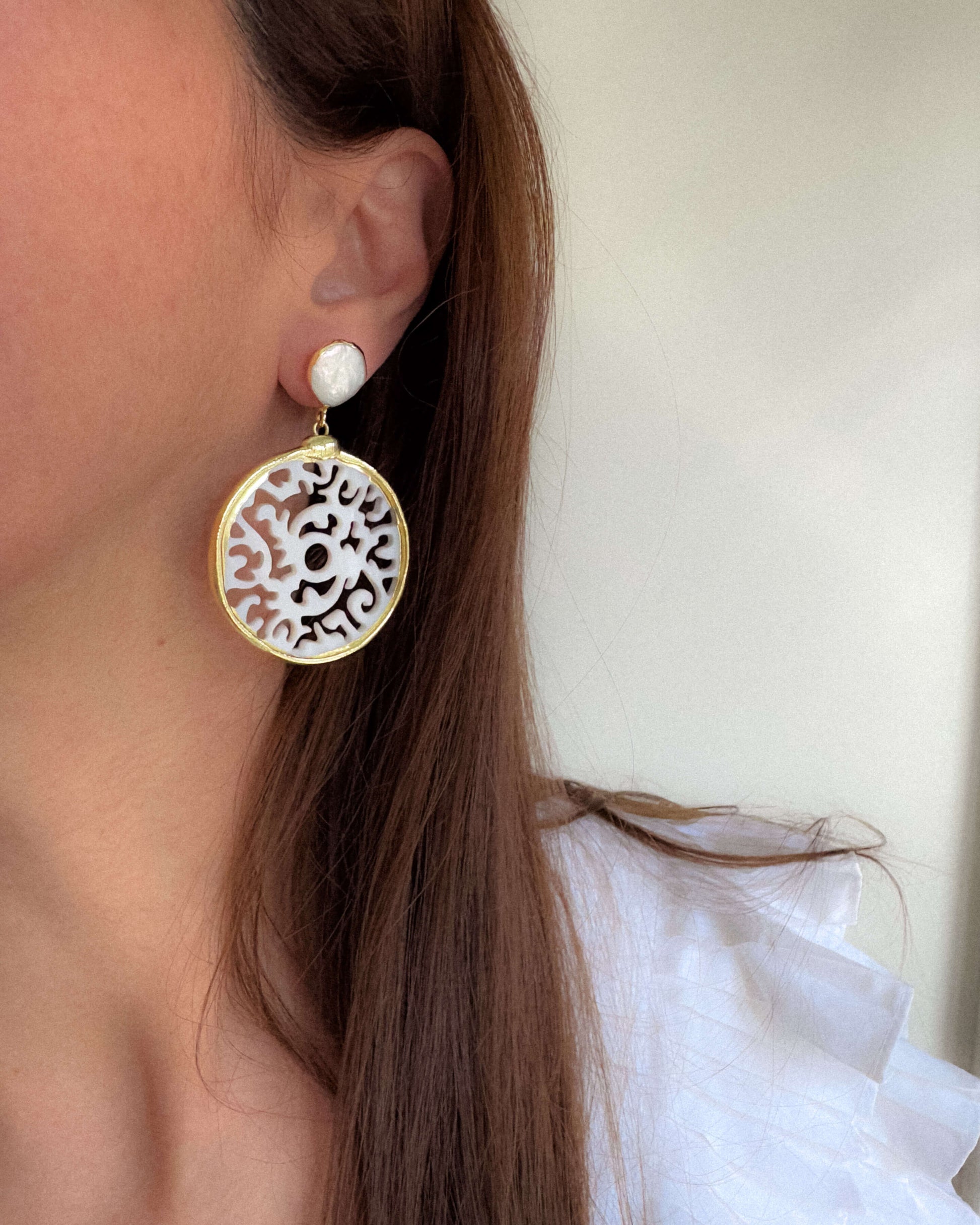 cercei dantela sidef de scoica perla naturala cercei frumosi love and stars jewels