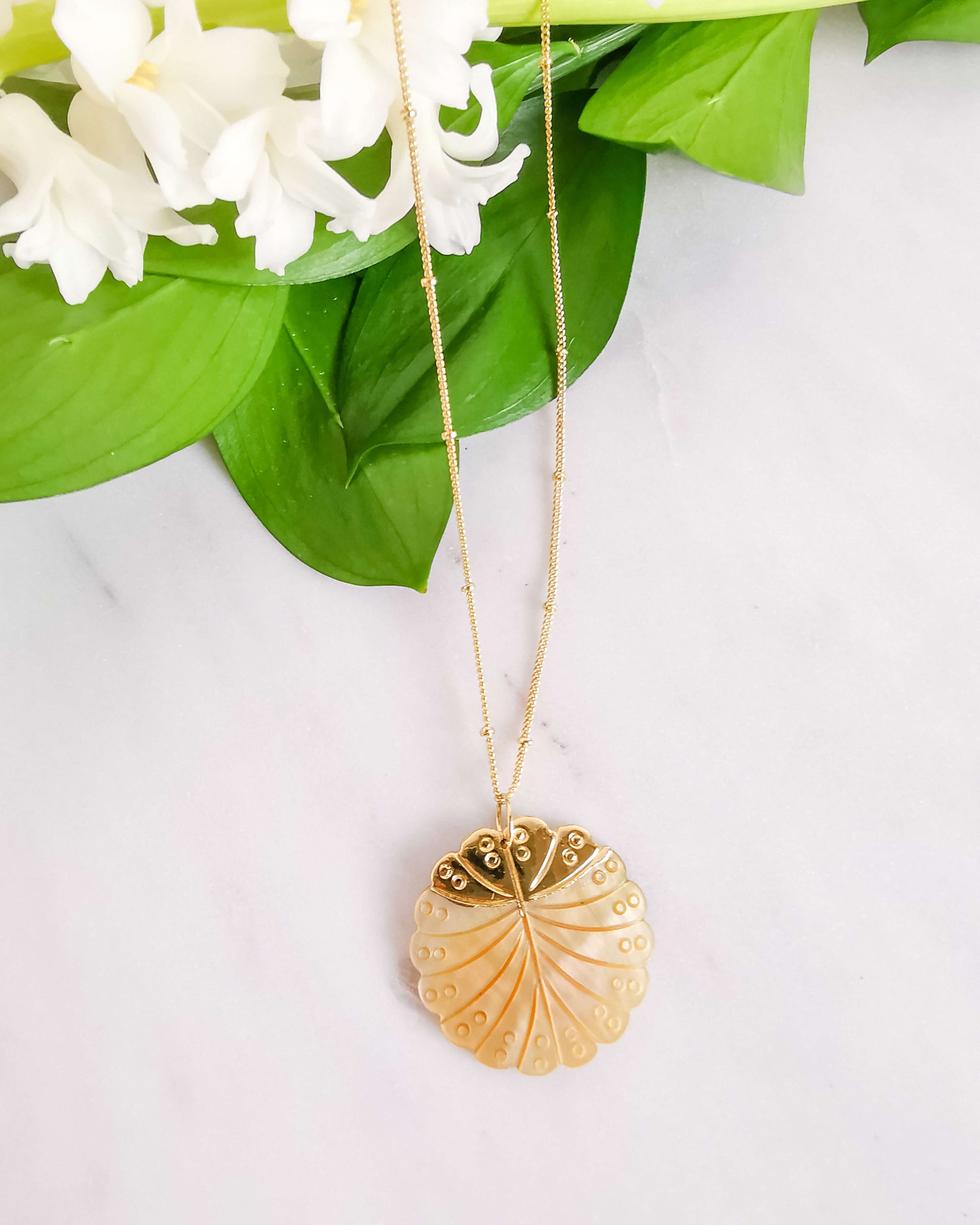 colier frumos floare din sidef de scoica love and stars jewels