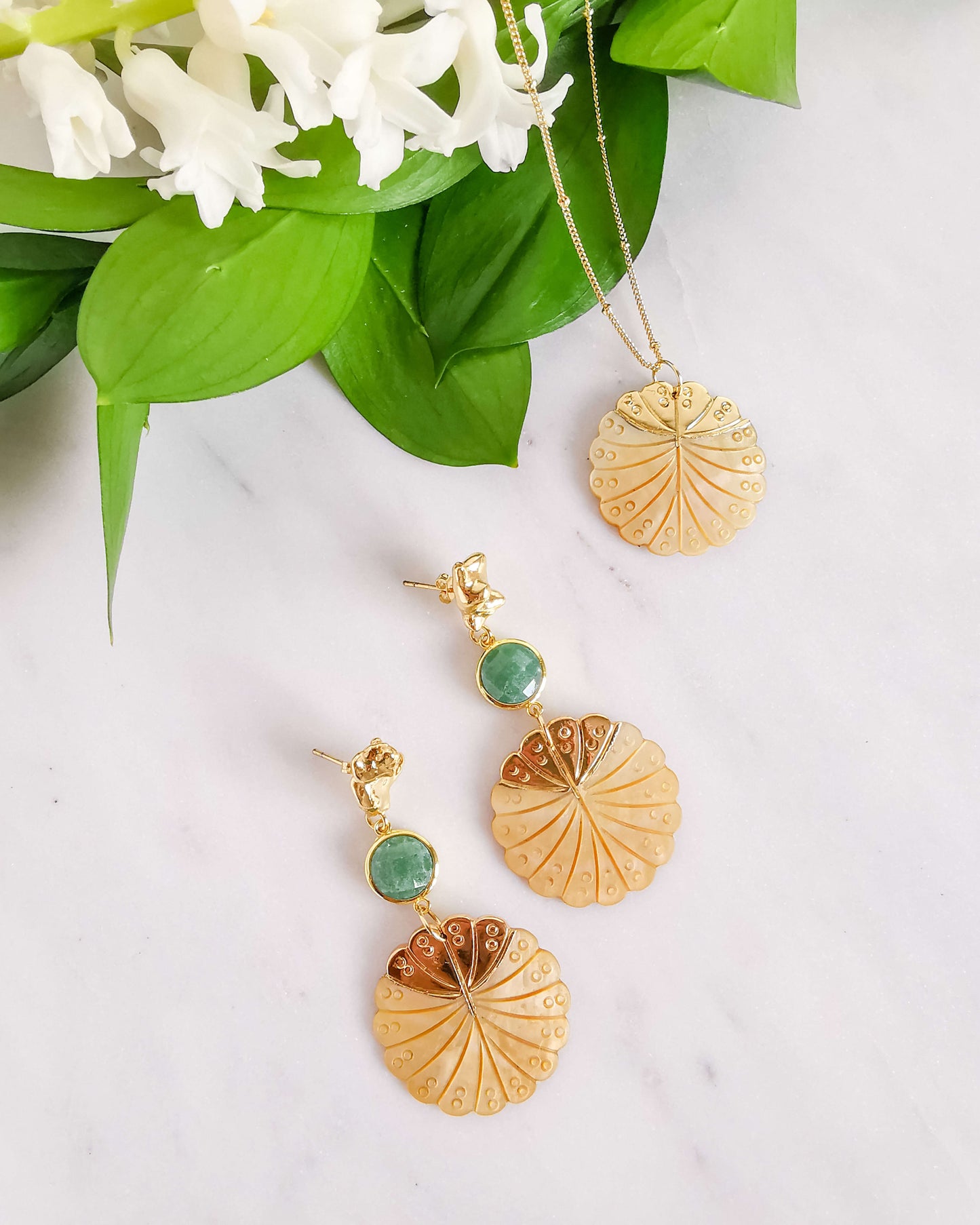 colier frumos floare din sidef de scoica love and stars jewels