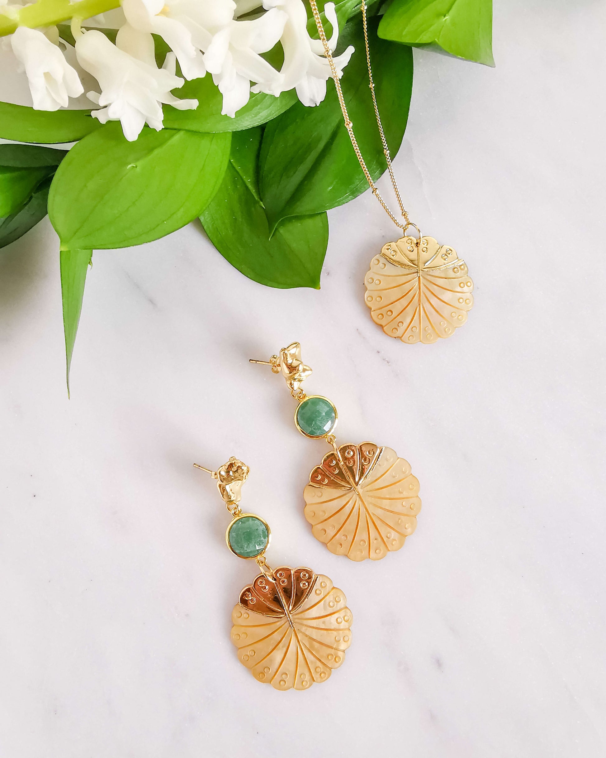 colier frumos floare din sidef de scoica love and stars jewels