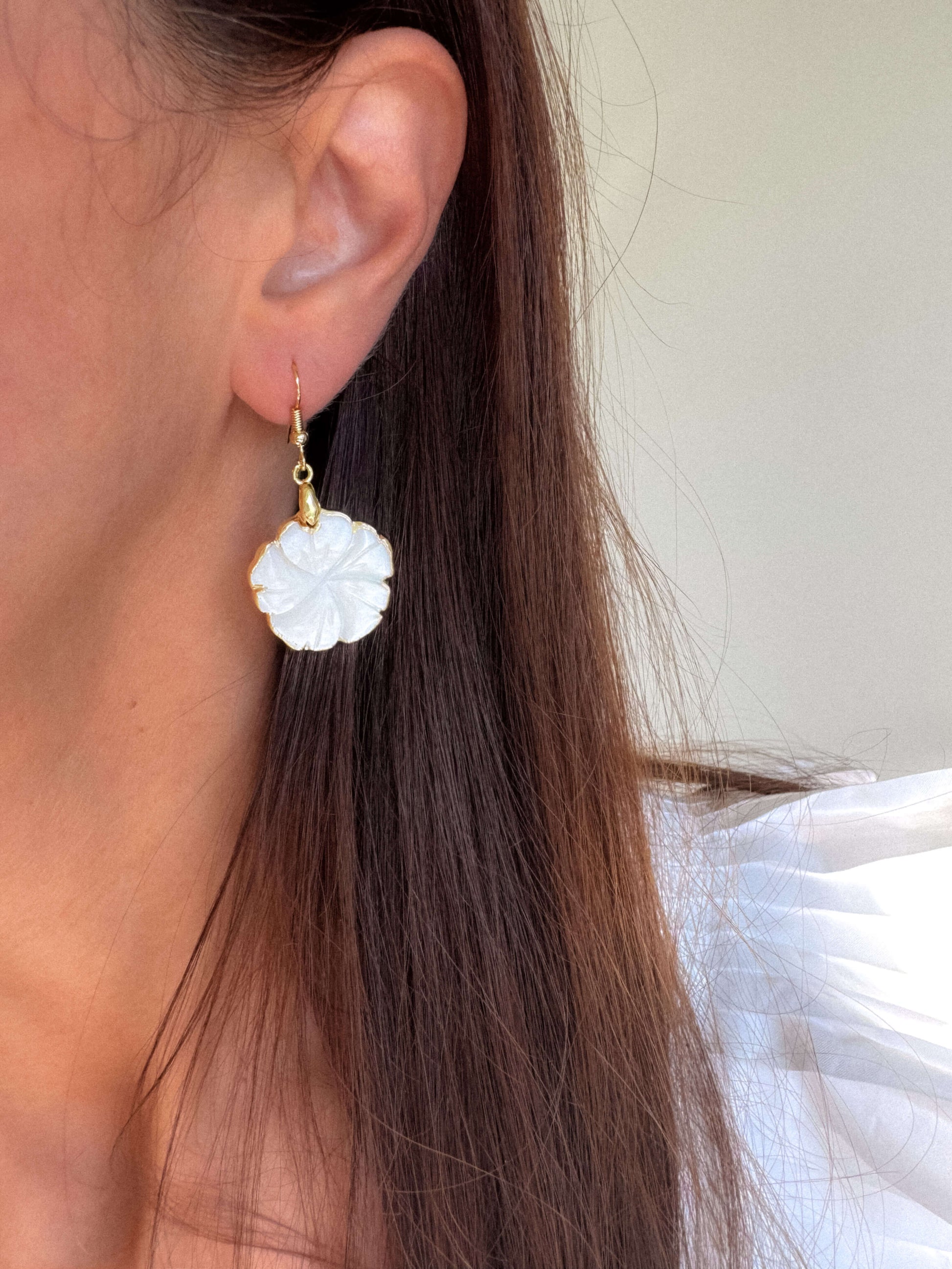 Cercei foarte ușori cu floare din sidef de scoică cadou pentru iubita love and stars jewels