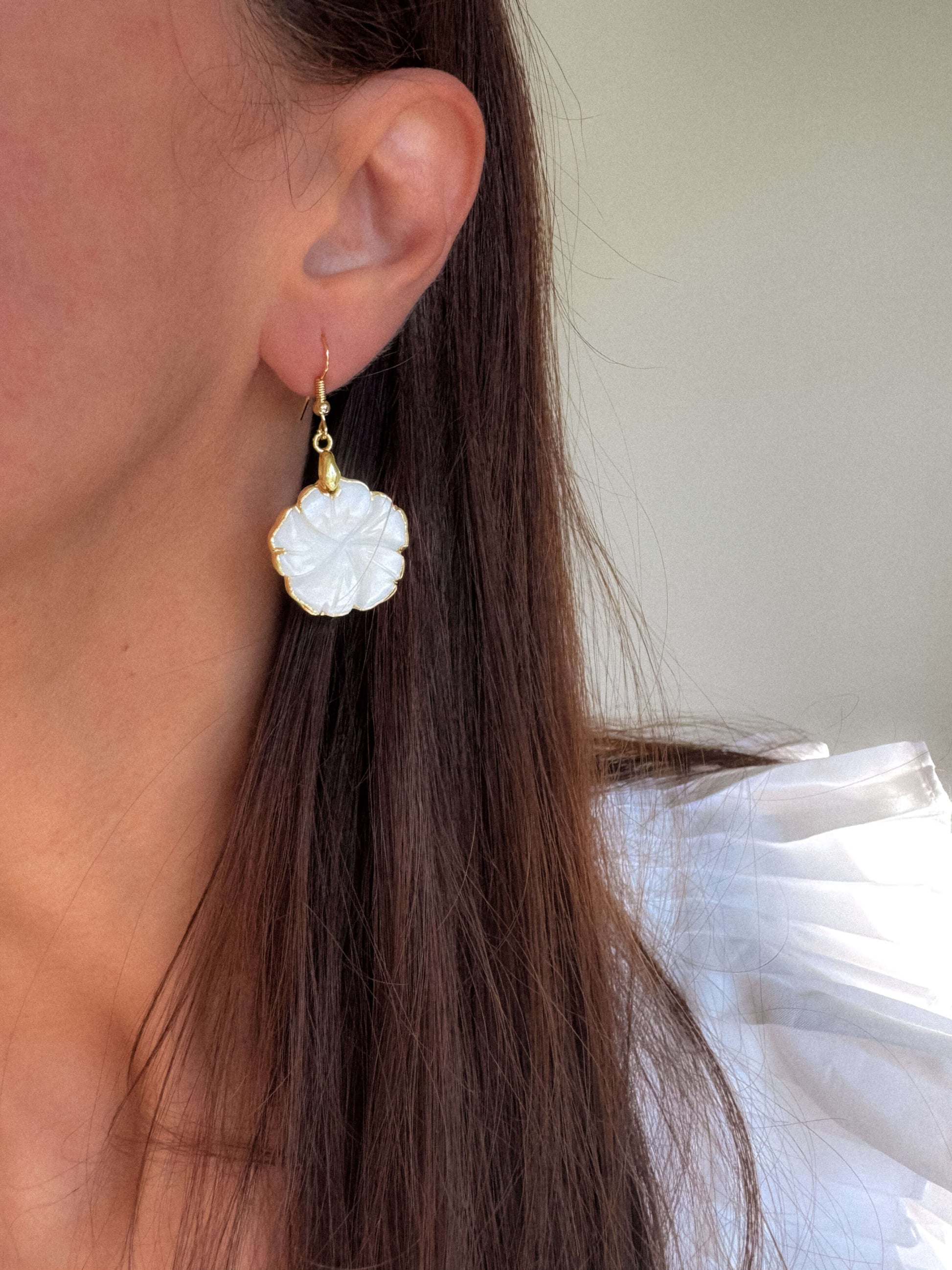 Cercei foarte ușori cu floare din sidef de scoică cadou pentru iubita love and stars jewels