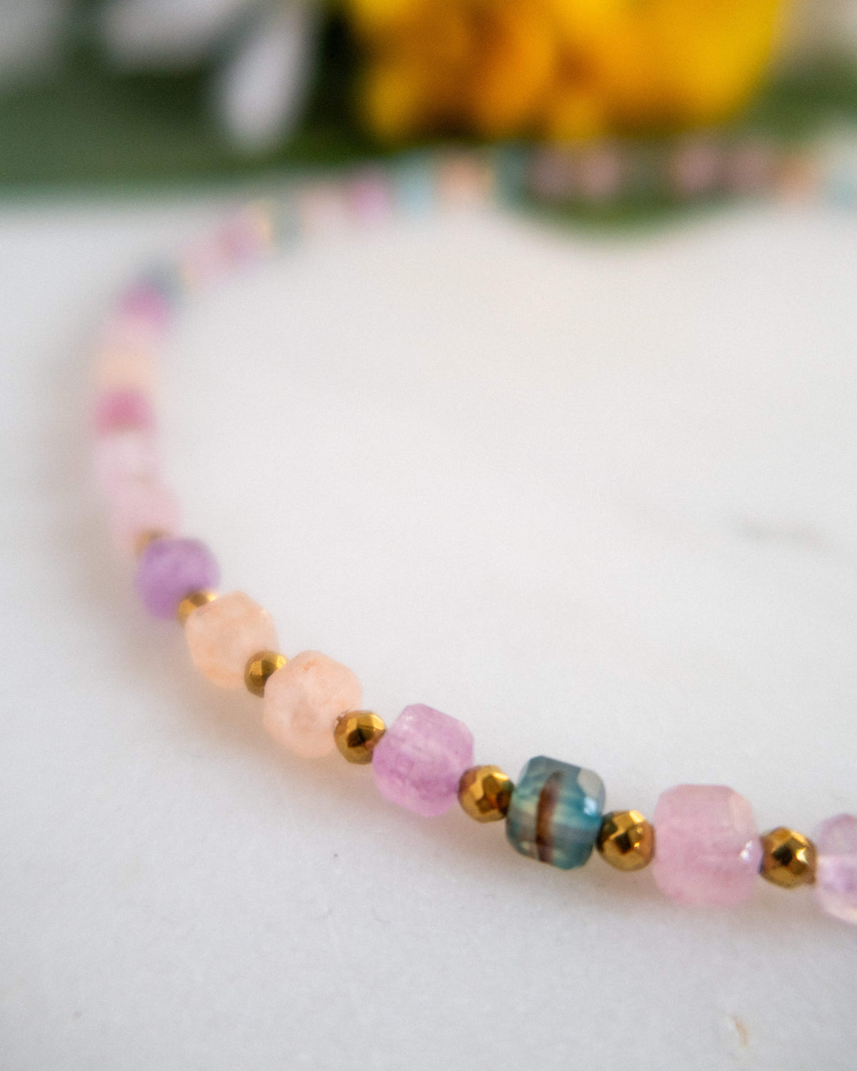 Colier cuburi din morganit hematite