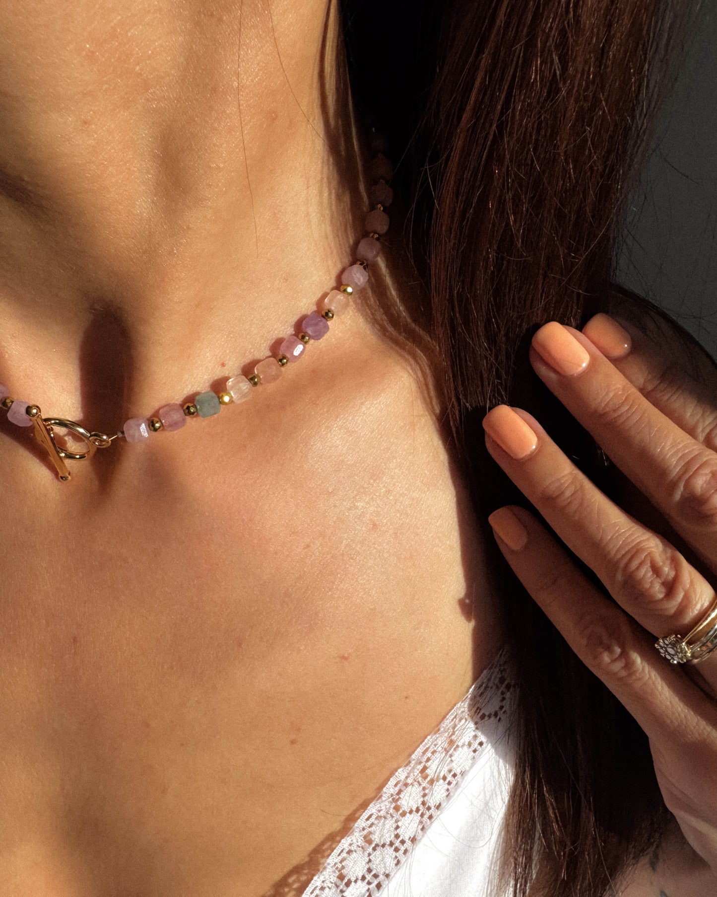 Colier cuburi din morganit hematite