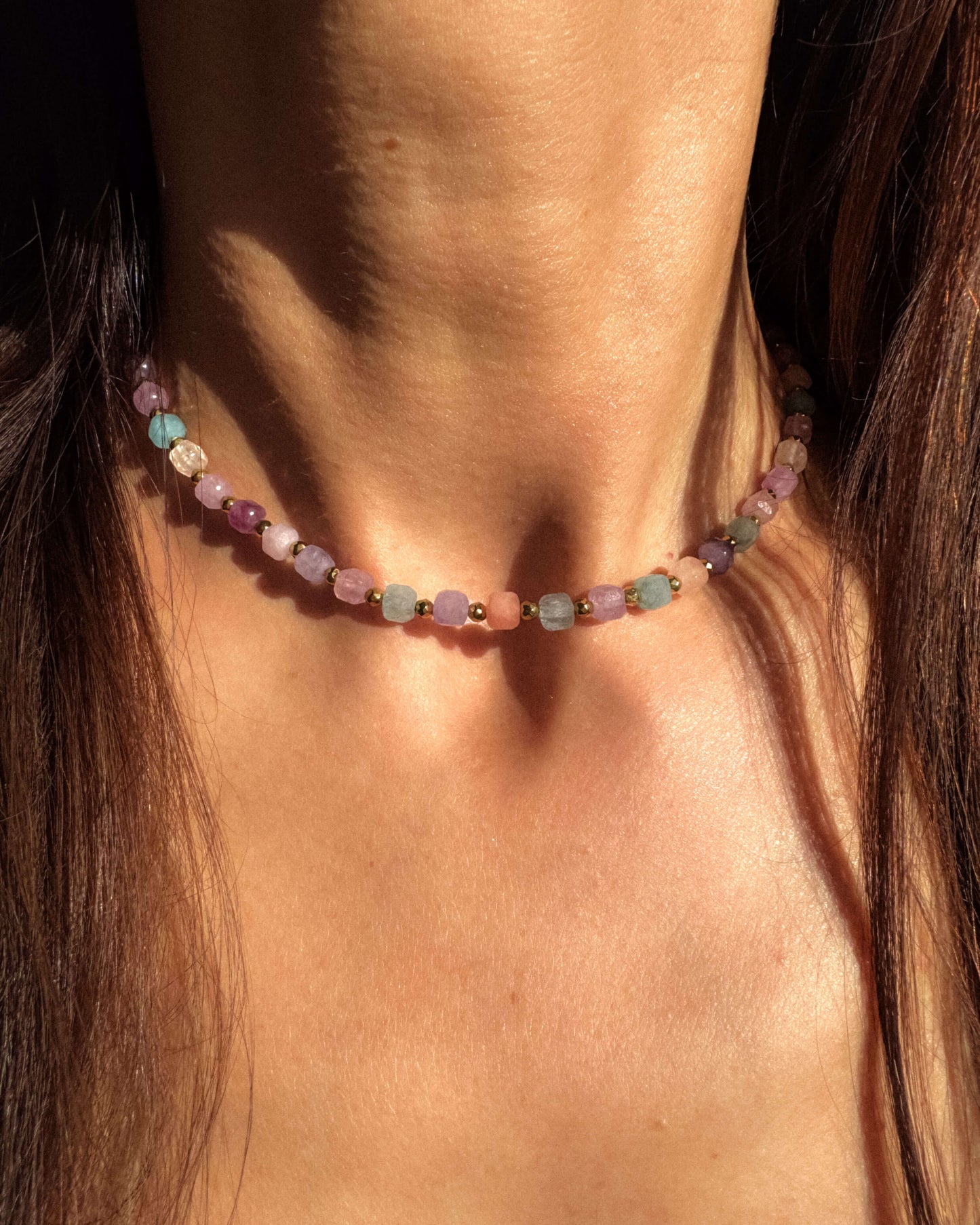 Colier cuburi din morganit hematite