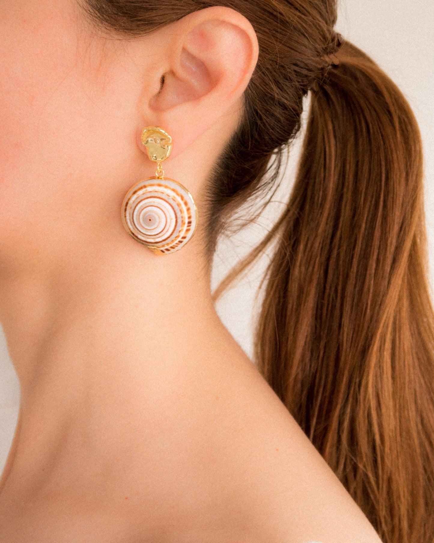 REBECCA natural shell earrings