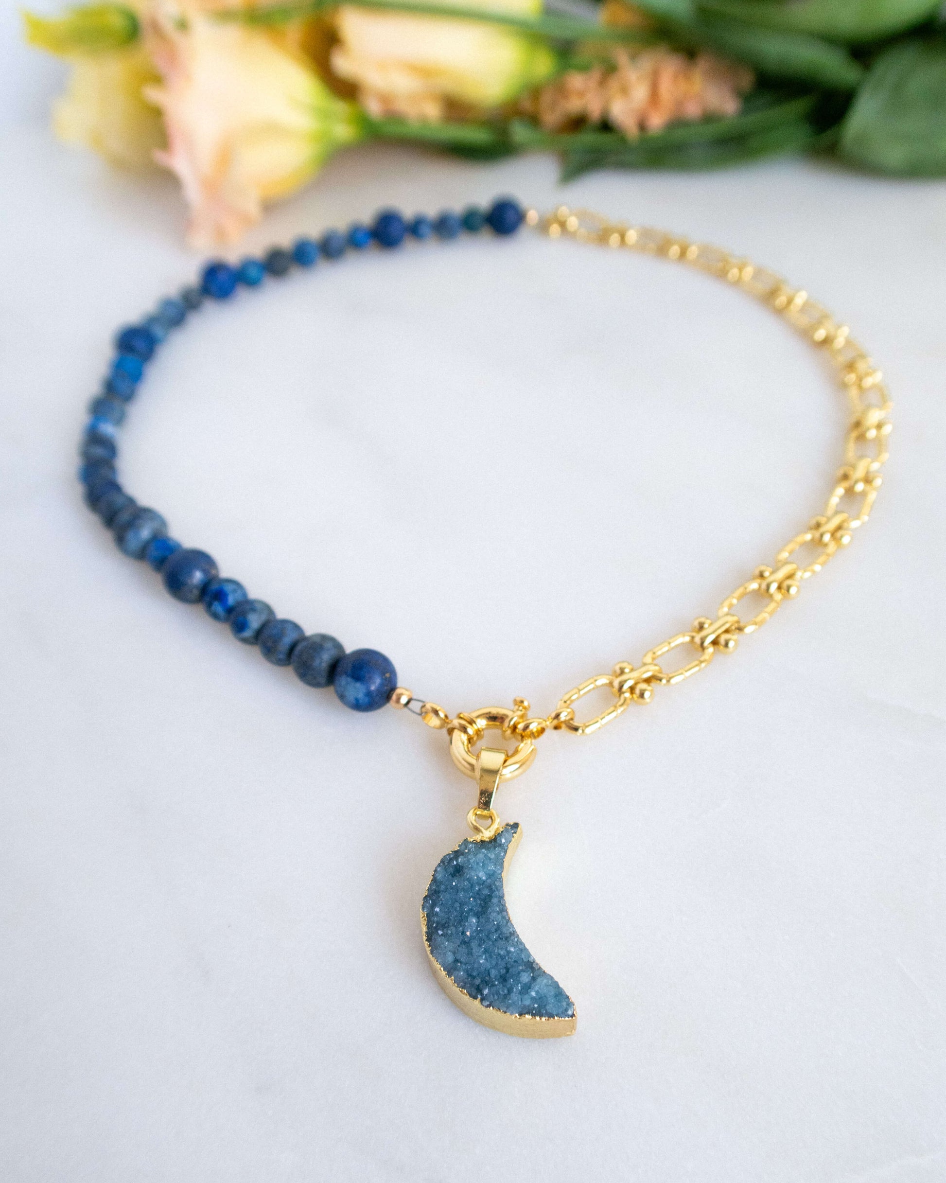 Colier lapis lazuli semilună cuarț Love and Stars Jewels