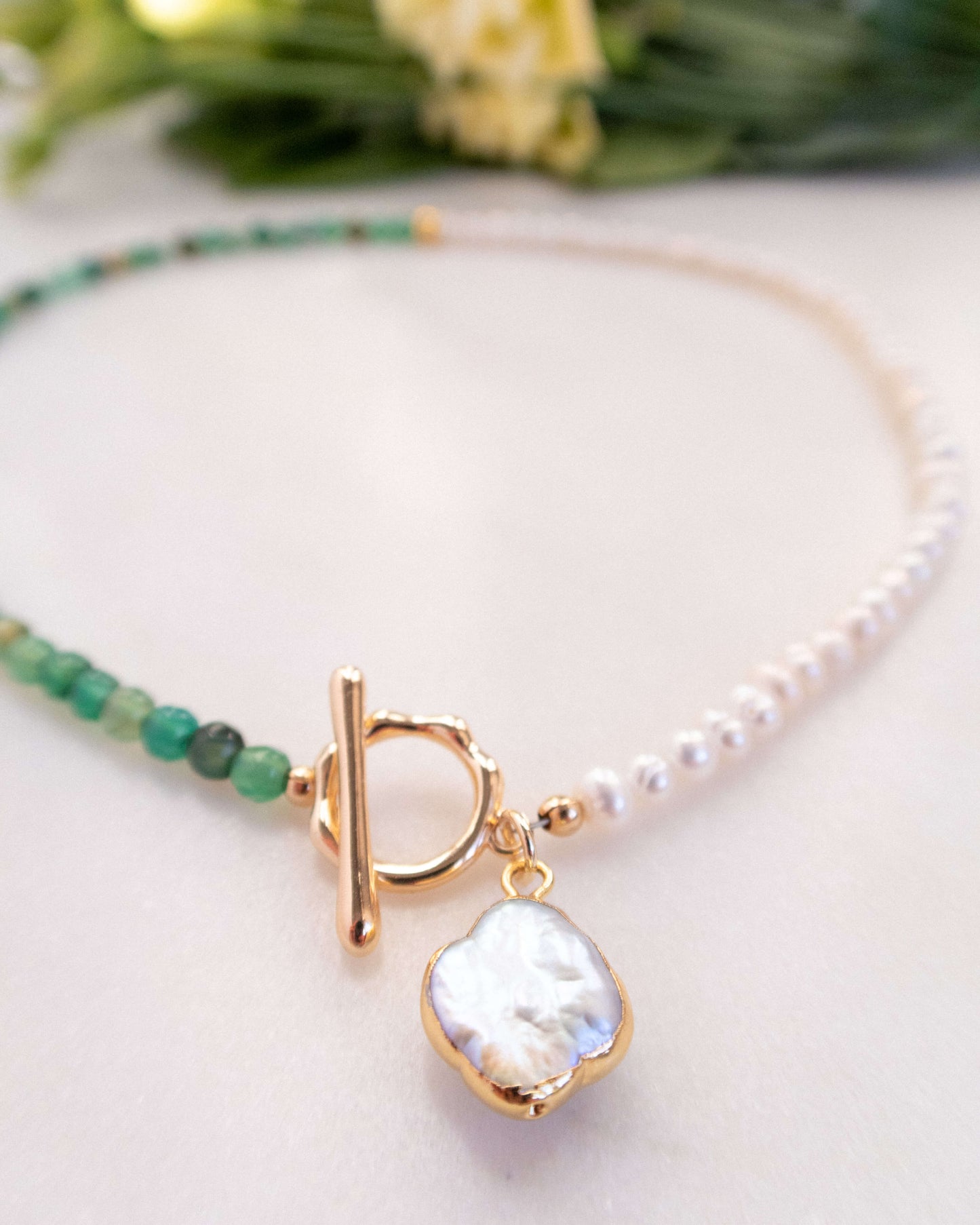 Colier perle naturale agat dantelă verde