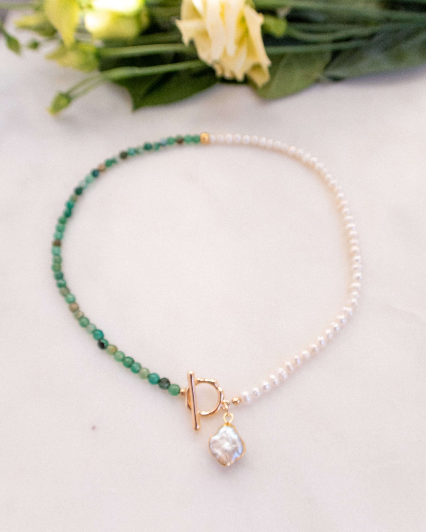 Colier perle naturale agat dantelă verde