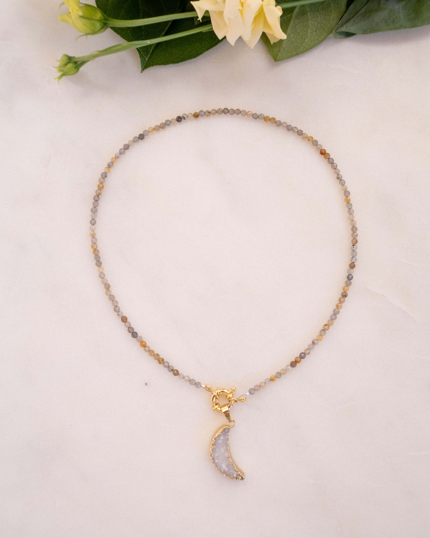 Colier labradorit semilună cuarț NOVELLA